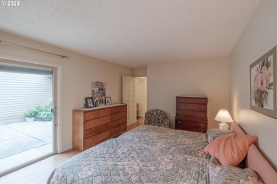 Nicely located single level condo located on the 10th tee of the on Michelbook Country Club in Oregon - for sale on GolfHomes.com, golf home, golf lot