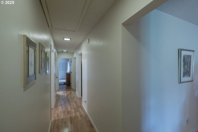 Nicely located single level condo located on the 10th tee of the on Michelbook Country Club in Oregon - for sale on GolfHomes.com, golf home, golf lot