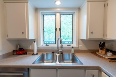 BEAUTIFUL EDEN ISLE CONDO, just a short walk to the RED APPLE on Red Apple Inn and Country Club in Arkansas - for sale on GolfHomes.com, golf home, golf lot