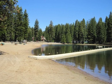 Fantastic opportunity! Lake Almanor Country Club offers a on Lake Almanor Country Club in California - for sale on GolfHomes.com, golf home, golf lot