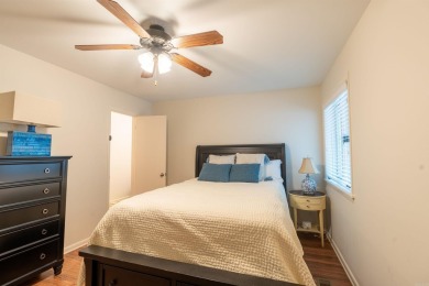 BEAUTIFUL EDEN ISLE CONDO, just a short walk to the RED APPLE on Red Apple Inn and Country Club in Arkansas - for sale on GolfHomes.com, golf home, golf lot