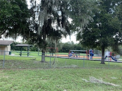 SELLER PAYS CLOSING COSTS WITH APPROVED LENDERS AND IS OFFERING on Citrus Springs Country Club in Florida - for sale on GolfHomes.com, golf home, golf lot