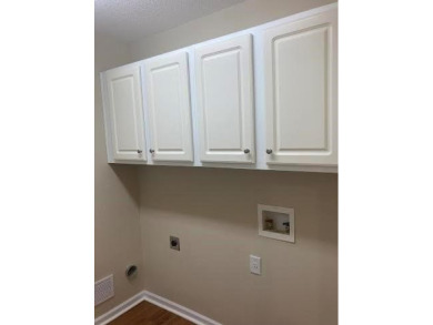 PRICE REDUCED !!!!
NEW FLOORING - NEW PAINT - NEW DISHWASHER
 on Windermere Golf Club in Georgia - for sale on GolfHomes.com, golf home, golf lot