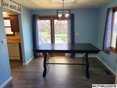 Great 3 bedroom, 1.5 bath split level home with an attached 2 on Linn Grove Country Club in Iowa - for sale on GolfHomes.com, golf home, golf lot