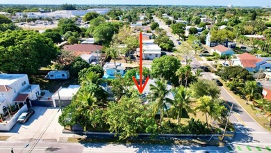 :LOCATION! Residential House with Efficiency House. Two houses on West Palm Beach Golf Course in Florida - for sale on GolfHomes.com, golf home, golf lot