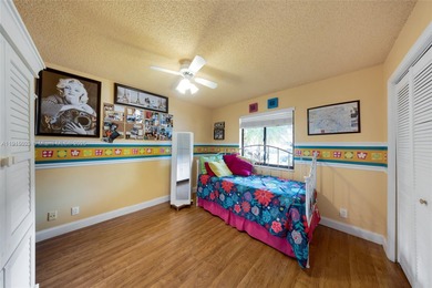 Welcome to this charming 3-bedroom, 2-bathroom villa in Weston on Bonaventure Country Club in Florida - for sale on GolfHomes.com, golf home, golf lot