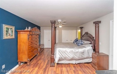 Remodeled in 2024, this entry level ranch style condo has no on Fenton Farms Golf Club in Michigan - for sale on GolfHomes.com, golf home, golf lot