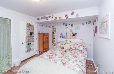 Remodeled in 2024, this entry level ranch style condo has no on Fenton Farms Golf Club in Michigan - for sale on GolfHomes.com, golf home, golf lot