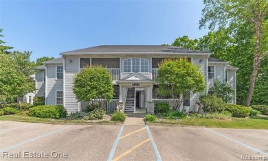 Remodeled in 2024, this entry level ranch style condo has no on Fenton Farms Golf Club in Michigan - for sale on GolfHomes.com, golf home, golf lot