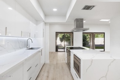 Beautifully maintained 2 bed, 2 bath townhome in the guard-gated on The Phoenician  in Arizona - for sale on GolfHomes.com, golf home, golf lot