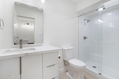 Beautifully maintained 2 bed, 2 bath townhome in the guard-gated on The Phoenician  in Arizona - for sale on GolfHomes.com, golf home, golf lot