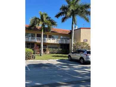 Welcome to easy living in the desirable Sunrise Lakes 55+ on Sunrise Lakes Phase III in Florida - for sale on GolfHomes.com, golf home, golf lot