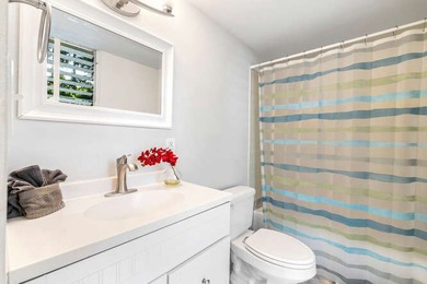 This Keauhou Akahi 2nd floor upgraded unit has beautiful views on Kona Country Club Golf Course in Hawaii - for sale on GolfHomes.com, golf home, golf lot