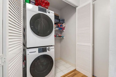 This Keauhou Akahi 2nd floor upgraded unit has beautiful views on Kona Country Club Golf Course in Hawaii - for sale on GolfHomes.com, golf home, golf lot