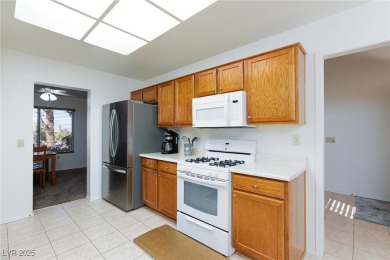 Beautifully maintained corner location 2-bedroom, 2-bath on Highland Falls Golf Club in Nevada - for sale on GolfHomes.com, golf home, golf lot