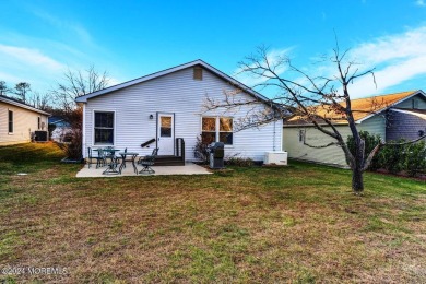 Welcome to 2123 Agincourt Road!  This charming 2-bedroom on Greenbriar Woodlands in New Jersey - for sale on GolfHomes.com, golf home, golf lot