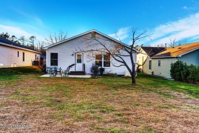 Welcome to 2123 Agincourt Road!  This charming 2-bedroom on Greenbriar Woodlands in New Jersey - for sale on GolfHomes.com, golf home, golf lot