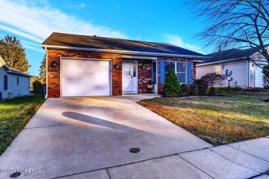 Welcome to 2123 Agincourt Road!  This charming 2-bedroom on Greenbriar Woodlands in New Jersey - for sale on GolfHomes.com, golf home, golf lot