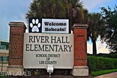 SELLER PROVIDING BUYER A 1 YEAR HOME WARRANTY THROUGH on River Hall Country Club in Florida - for sale on GolfHomes.com, golf home, golf lot