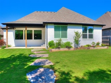 Step into effortless elegance with this better than new 3 year on Forest Ridge Golf Club in Oklahoma - for sale on GolfHomes.com, golf home, golf lot