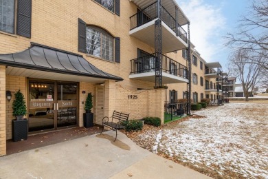 Looking for a sun drenched condo in the middle of winter? You've on Sunnyside Country Club in Iowa - for sale on GolfHomes.com, golf home, golf lot