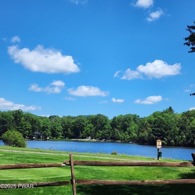 MOTIVATED SELLERS Ready to build? Look no further. This lot is on Paupack Hills Golf and Country Club in Pennsylvania - for sale on GolfHomes.com, golf home, golf lot