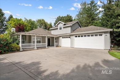 Welcome to 66 W Colchester, in the scenic Banbury golf community on BanBury Golf Club in Idaho - for sale on GolfHomes.com, golf home, golf lot