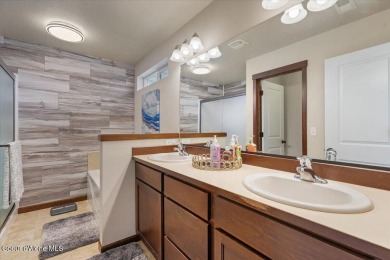 Beautiful 3-bedroom home in sought-after Post Falls on Prairie Falls Golf Club in Idaho - for sale on GolfHomes.com, golf home, golf lot
