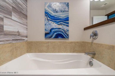 Beautiful 3-bedroom home in sought-after Post Falls on Prairie Falls Golf Club in Idaho - for sale on GolfHomes.com, golf home, golf lot