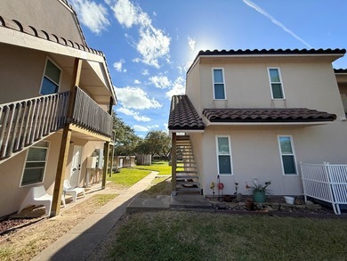 Looking for the cutest condo in Rockport Country Club? Welcome on Rockport Country Club in Texas - for sale on GolfHomes.com, golf home, golf lot