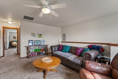 Beautiful 3-bedroom home in sought-after Post Falls on Prairie Falls Golf Club in Idaho - for sale on GolfHomes.com, golf home, golf lot