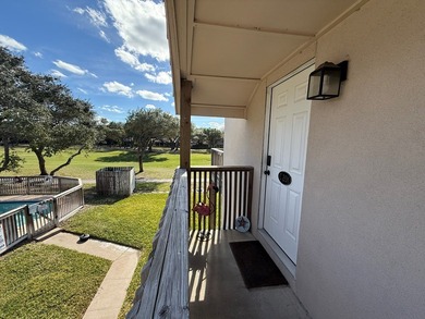 Looking for the cutest condo in Rockport Country Club? Welcome on Rockport Country Club in Texas - for sale on GolfHomes.com, golf home, golf lot