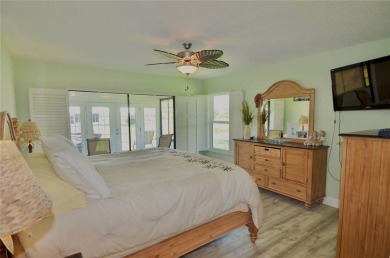 LAKE VIEWS IN PLANTATION GOLF  COUNTRY CLUB! Welcome to this on Plantation Golf and Country Club in Florida - for sale on GolfHomes.com, golf home, golf lot