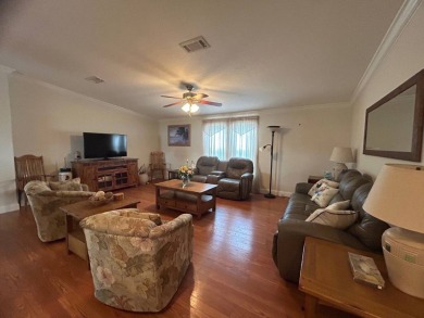 Well Maintained home, large master and kitchen with island, golf on Lily Lake Golf and RV Resort in Florida - for sale on GolfHomes.com, golf home, golf lot