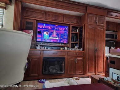 2014 Holiday Rambler Presidential by Monaco 39' NO LOT LEASE on Glen Lakes Country Club in Florida - for sale on GolfHomes.com, golf home, golf lot