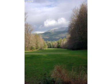 Lovely townhouse right on the fairway of Foxglove at the Resort on  in Oregon - for sale on GolfHomes.com, golf home, golf lot