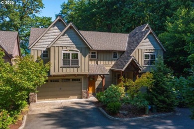 Lovely townhouse right on the fairway of Foxglove at the Resort on  in Oregon - for sale on GolfHomes.com, golf home, golf lot