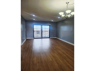 bBeautifully maintained 55+ end-unit condo. This light-filled on Sunrise Lakes Phase III in Florida - for sale on GolfHomes.com, golf home, golf lot