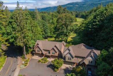 Lovely townhouse right on the fairway of Foxglove at the Resort on  in Oregon - for sale on GolfHomes.com, golf home, golf lot