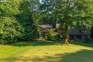 Lovely townhouse right on the fairway of Foxglove at the Resort on  in Oregon - for sale on GolfHomes.com, golf home, golf lot
