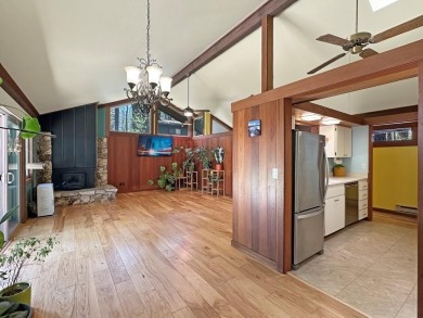 This cozy bright home is located in Graeagle Meadows with views on Graeagle Meadows Golf Course in California - for sale on GolfHomes.com, golf home, golf lot