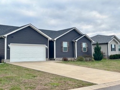 DO YOU NEED 4 BEDROOMS??? This ADORABLE, READY-TO-MOVE-INTO HOME on Franklin Country Club in Kentucky - for sale on GolfHomes.com, golf home, golf lot