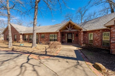 Wonderful single-story home in gated golf course community! on Pinnacle Golf and Boat Club in Texas - for sale on GolfHomes.com, golf home, golf lot