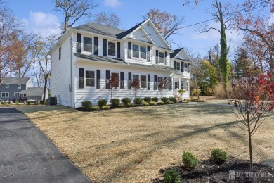 Welcome to the desirable Oak Hills section of Edison. This new on Metuchen Golf and Country Club in New Jersey - for sale on GolfHomes.com, golf home, golf lot