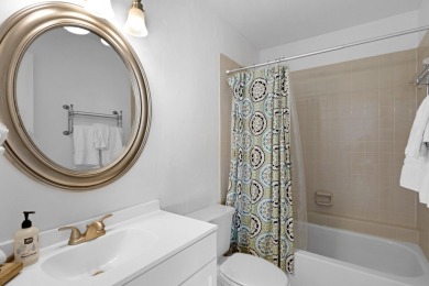 Beautifully remodeled single-family home in Sandestin with 2-car on Sandestin Golf and Beach Resort - The Links in Florida - for sale on GolfHomes.com, golf home, golf lot