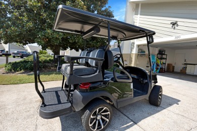Beautifully remodeled single-family home in Sandestin with 2-car on Sandestin Golf and Beach Resort - The Links in Florida - for sale on GolfHomes.com, golf home, golf lot