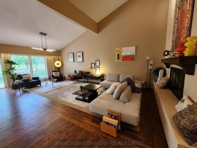 Beautifully updated 1 story home on Riverside Golf Course with on Riverside Country Club in Nebraska - for sale on GolfHomes.com, golf home, golf lot