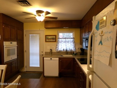 Popular Baronet model in need of a new owner. This nicely on Greenbriar Woodlands in New Jersey - for sale on GolfHomes.com, golf home, golf lot