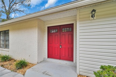 Spacious 2 bedroom 2 bath detached villa *on the golf course*! on Sugarmill Woods Golf and Country Club in Florida - for sale on GolfHomes.com, golf home, golf lot