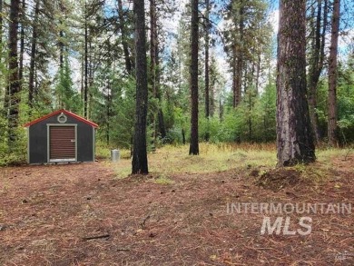 See this adorable little cabin on .64 acre. The best lot in on Terrace Lakes Golf Resort in Idaho - for sale on GolfHomes.com, golf home, golf lot